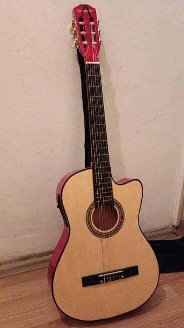 akustik gitara: Klassik Elektro Gitara Alınıb istifadə olunmayıb. Yenidir. Üzərində — 1