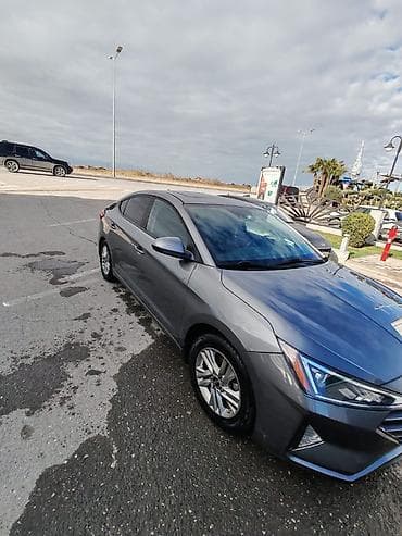 hyundai xg: Hyundai Elantra sedan - Korpus: 4 qapılı sedan, boz (metallik) rəng - — 8