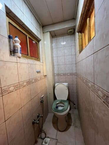 Uzunmüddətli kirayə mənzillər: Mərkəzdə universamın üstündə 9/5-ci mərtəbəsində 2 otaq (otaqlar — 7