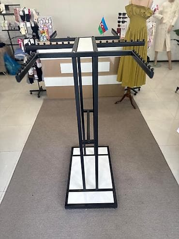 ucuz vitrin: Mağaza vitrinləri üçün metal geyim asqısı stendi - Material: qara toz — 2
