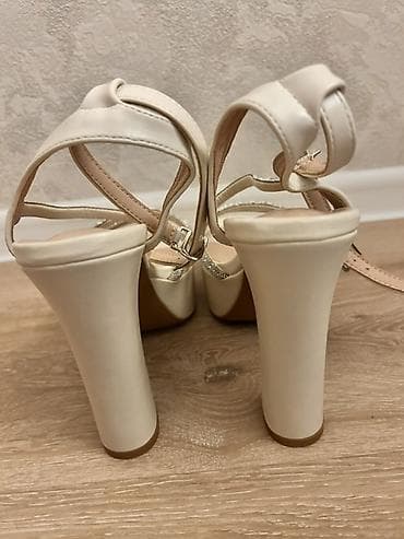 Tuflilər: Ölçü: 38, rəng - Bej, İşlənmiş — 4