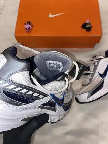 Nike idman ayaqqabısı – model kodu: 394055-101 Xüsusiyyətlər: - Rəng