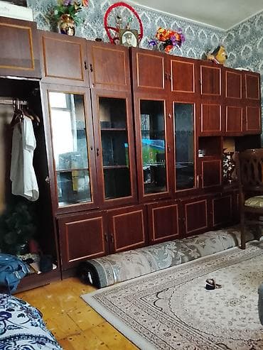 Klassik üslubda böyük otaq üçün divar qarnituru. - Material: ağac