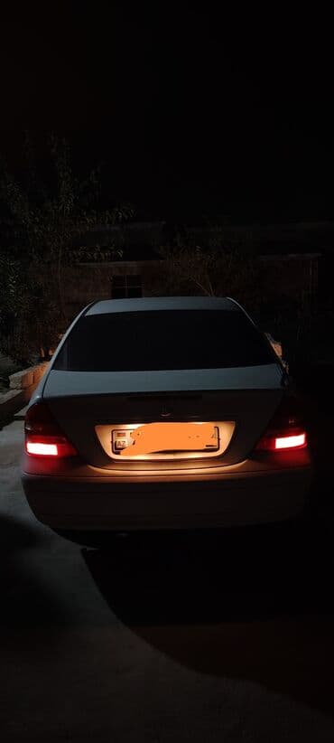 Hyundai: Mercedes-Benz C-Class: 2 l | 2000 il Sedan — 2