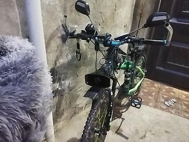 velsibet: Elektriklə təchiz edilmiş dağ velosipedi – yaşıl-qara rəng sxemi — 2