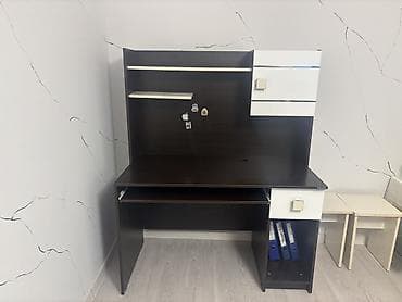 Düz masa, Polkalı, Siyirməli, Sadə laminat