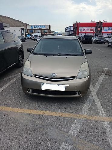 prius pompa: Toyota Prius – hibrid hetçbek Xüsusiyyətlər: - Korpus: 5 qapılı — 1