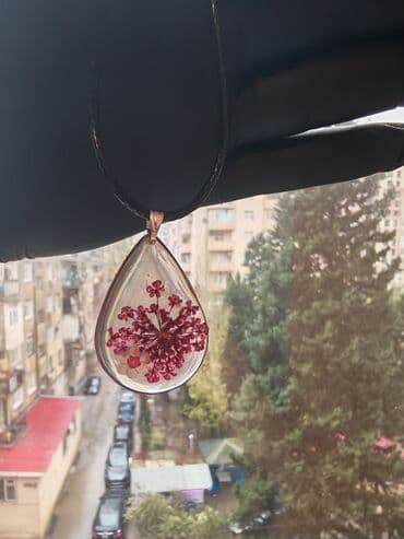 uzun qizil sirqalar: Epoksi qatqı ilə hazırlanmış əl işi kulonlar - Çiçək kolleksiyası — 6