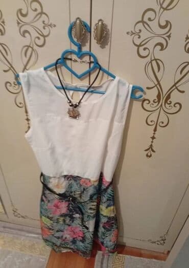 dəst qadın geyimləri: Qadın geyim dəsti 1) Yay donu: - Üst hissə ağ, ətək hissəsi tropik — 1