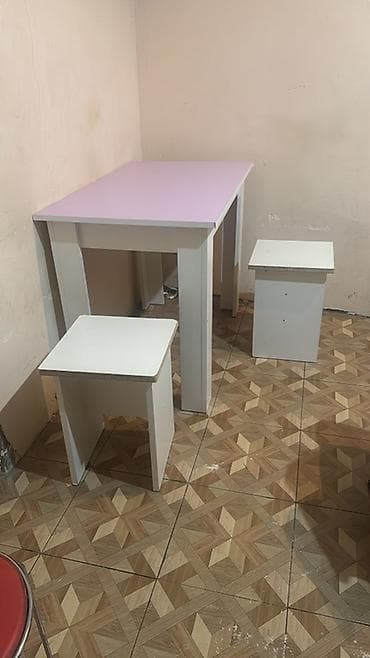 plastik taburetka: Mətbəx üçün, Açılmayan, Dördbucaq masa, 2 stul — 1