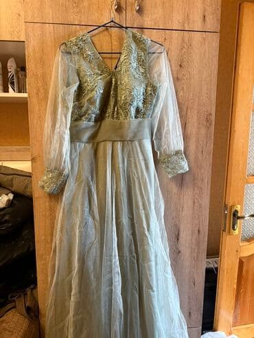 yaşıl qadın ətəkləri: Zərif ziyafət geyimləri – 2 ədəd 1) Yaşıl-qara uzun don - Parlaq — 14