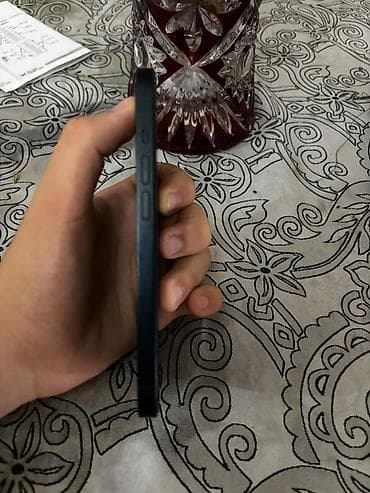 ıphone 4: IPhone 13, Qara — 5