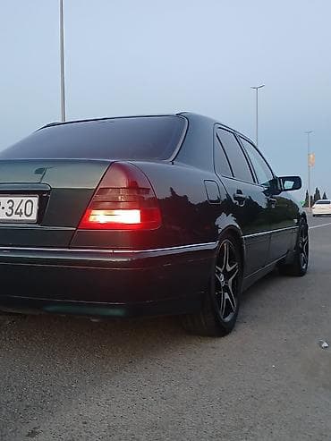 mercedes kreditle: Mercedes-Benz C 240: 2.4 l | 1998 il Sedan — 3
