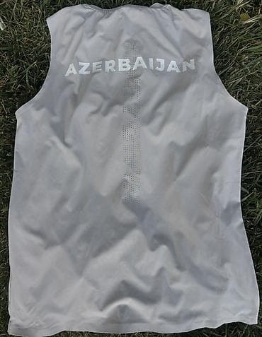 maykalar: AZE idman maykası – oyun atletika/qaçış üçün - Rəng: açıq boz - Ön — 2