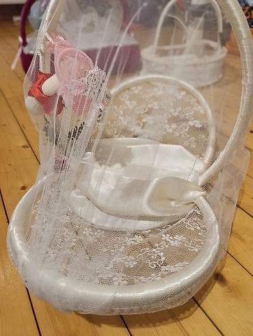 Sandıqlar: Məhsul: Bəzəkli təqdimat səbətləri (uşaq/nişan/toy üçün) Təsvir: - — 2