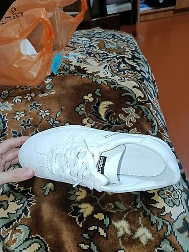 krosovkalar: ADIDAS AYAQQABI 41 NOMRE. Məhsul: Ağ rəngli idman ayaqqabısı – — 1