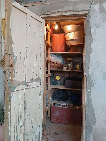 Kirayə mənzillər: 55 kv metr sahesi olan bina evinin 1ci mərtebəsi 2otaqlı ev.Heyetde — 10