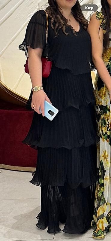 Qara şifon gecə/libas - Rəng: qara - Model: çoxqatlı, piləli maxi don — 2
