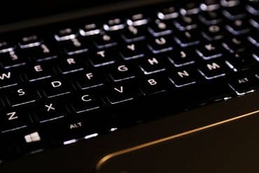 card reader: İşlənmiş Toshiba, 15.6 ", Intel Core i7, 1 TB, Pulsuz çatdırılma — 6