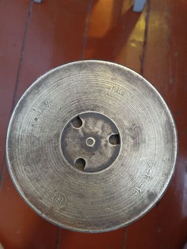 qədim romada əsgər ayaqqabısı: Antik əşyalara uygun olaraq satılır. Artilleriya mərmisi qutusu təklif — 2