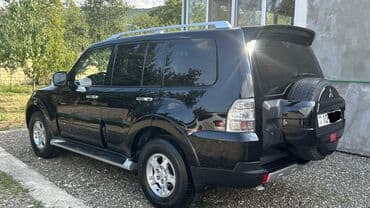 qoşqu lapet: Mitsubishi Pajero (IV nəsil) SUV - Gövdə: 5 qapılı, qara rəng, tam — 4