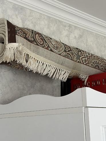 xalca uzlukləri: İpek xalçadlr. 220 manata almışam. keyfiyyetlidir. deyerınden ucuz — 2