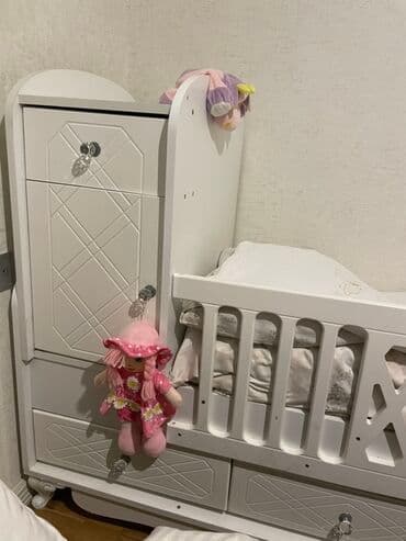 2 mərtəbəli çarpayı: Oğlan və qız üçün, Dördbucaq, Beşik, Dəstsiz, Matrassız, Yellənmə mexanizm ilə — 1