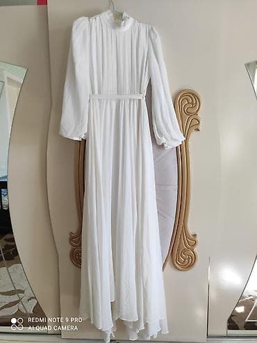 sade toy geyimleri: Ağ rəngdə zərif uzun don - Stil: Klassik və zərif, minimalistik — 3
