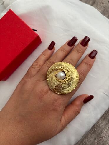 zümrüd qaşlı üzüklər: Her biri 5 azn — 2