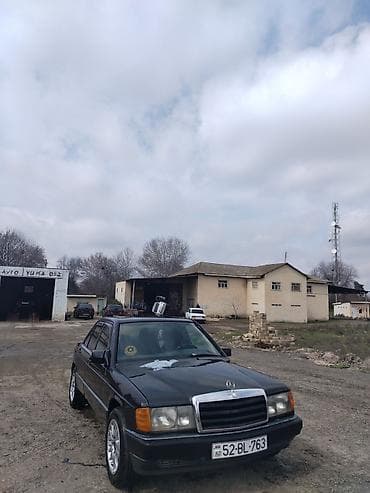 kia maşınlar: Mercedes-Benz 190 (W201): 1.8 l | 1993 il Sedan — 4