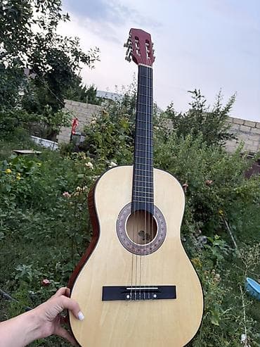 gitara simi: Klassik akustik gitara - Korpus: təbii açıq rəngli üst lövhə, yan və — 1