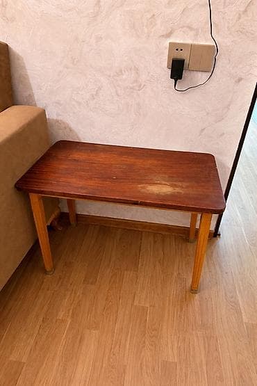 Sifarişlə ofis mebeli: Taxta kofe/jurnal masası - Ölçü : uzunluq 78-46 sm, uzunlug 56 Unvan — 1