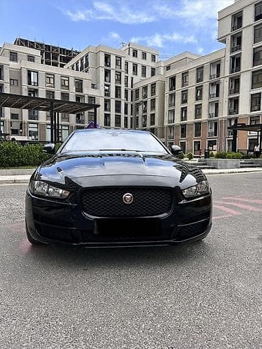 Jaguar XE: 2 л | 2018 г. 109800 км Седан