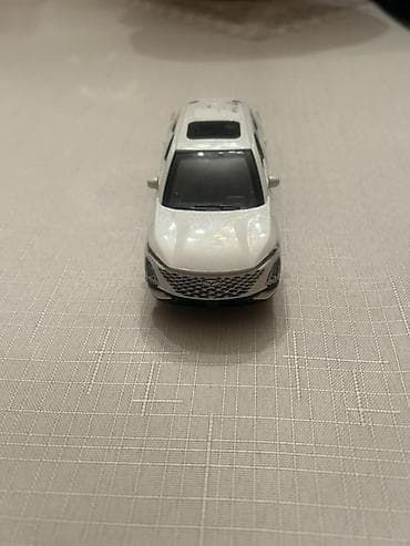 siniy traktor oyuncaq: Ağ rəngli miniatür SUV model maşın oyuncağı - Korpus: detalı işlənmiş — 6