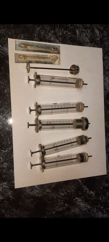 Santexnika: Şüşə və metal konstruksiyalı şprislər dəsti. Tərkib: - 5 ədəd şüşə — 1