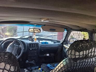 GAZ Volga 3110 sedan - Kuzov: 4 qapılı sedan, gümüşü rəng - Mühərrik — 4