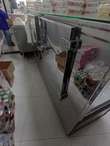 soyuducu satıram: Şüşə vitrinli soyuducu piştaxta - Ön və yan tərəfləri temperli — 2