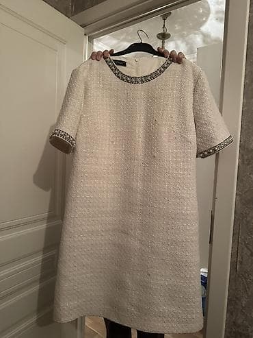 Ağ rəngli, toxumalı tweed formalı qısa don. - Brend: Persona by