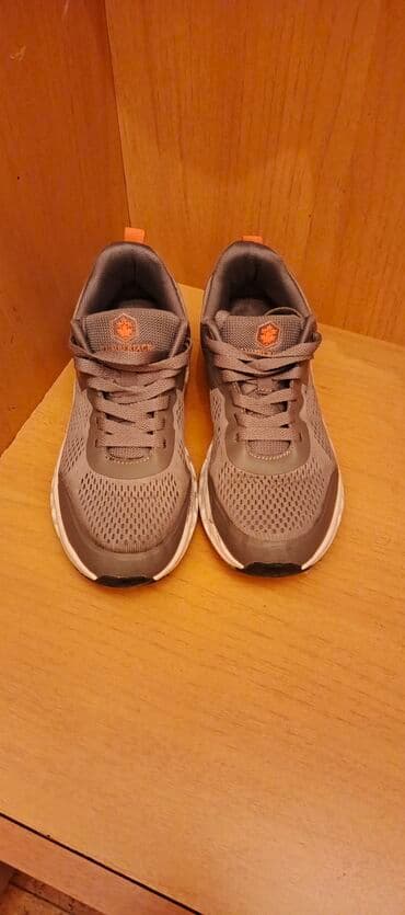 Məhsul: Lumberjack idman ayaqqabısı - Rəng: Boz (narıncı detallarla)