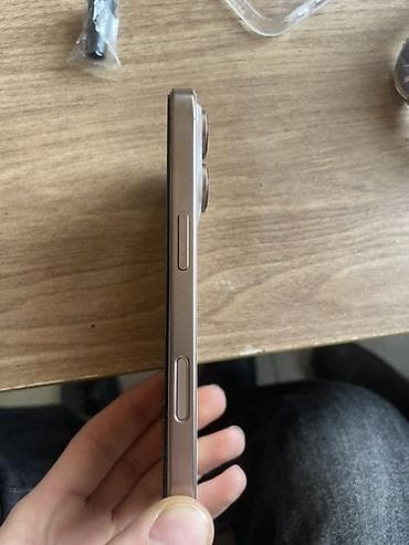 redmi note 13 ekran: IPhone 15 Pro, White Titanium, Face ID — 2