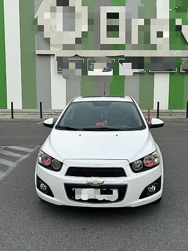 mercedes e 300: Chevrolet Aveo: 1.6 l | 2014 il 267752 km Sedan — 4