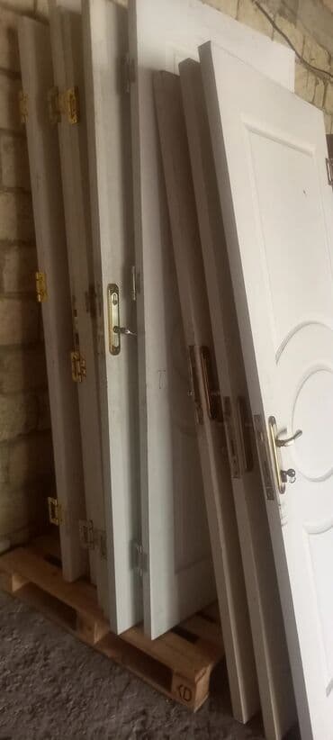 обои в седереке: Ağ rəngli usten cixma avropa qapıları yaxsi veziyetde - Material — 2