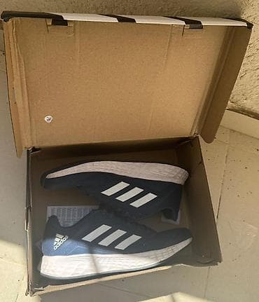krasovka 2019: Orginal Adidas idman ayaqqabısı. Tünd göy rəngdədir, yan hissəsində ağ — 2