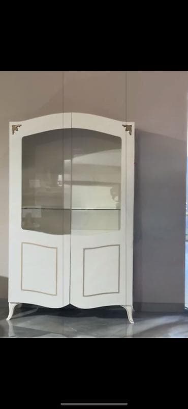kalidor ucun skaf: 2qapili vitrin. Turk istehsalidir. 1000 azne alinib. VivaRiva — 2