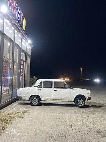 e39 turbo.az: VAZ 2107, ağ rəng, sedan kuzov. Xüsusiyyətlər: - 4 qapı, 5 yerlik — 3