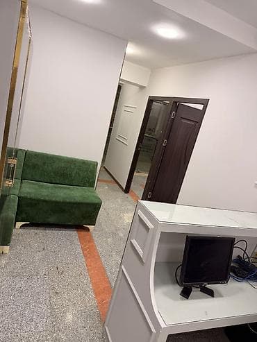 Sifarişlə əl işləri: Salona dırnaq ustaları,kasmitoloq,vizajist,kolarist tələb olunur — 5