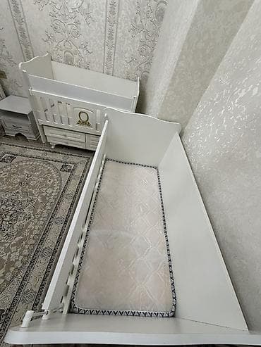 Beşiklər: Oğlan və qız üçün, Dördbucaq, Beşik, Matras ilə, Yellənmə mexanizmsiz — 2