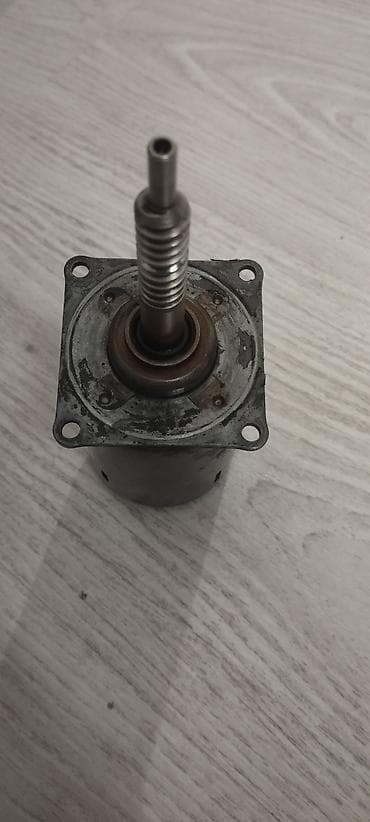 vallar: BMW elektrik aktuatoru – orijinal hissə Model/markalanma:BMW 4.8 2006 — 4