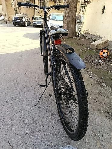 Şəhər/trek tipli universal velosiped – tam qara dizayn Xüsusiyyətlər lalafo.az -da Şəhər/trek tipli universal velosiped – tam qara dizayn Xüsusiyyətlər