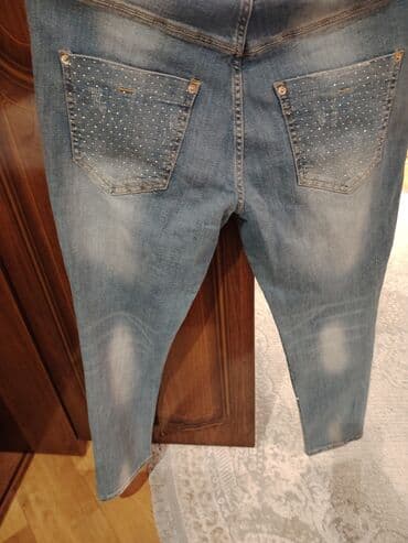 Cinslər: Yenidir 120 azn alınıb. Razmer balaca yazılıb ancaq böyük bedendi 44 — 4